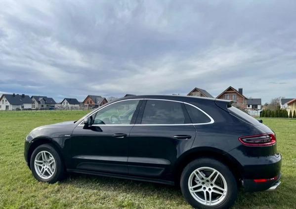 Porsche Macan cena 157800 przebieg: 114000, rok produkcji 2016 z Niemodlin małe 704